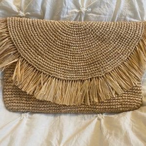 mar y sol straw clutch